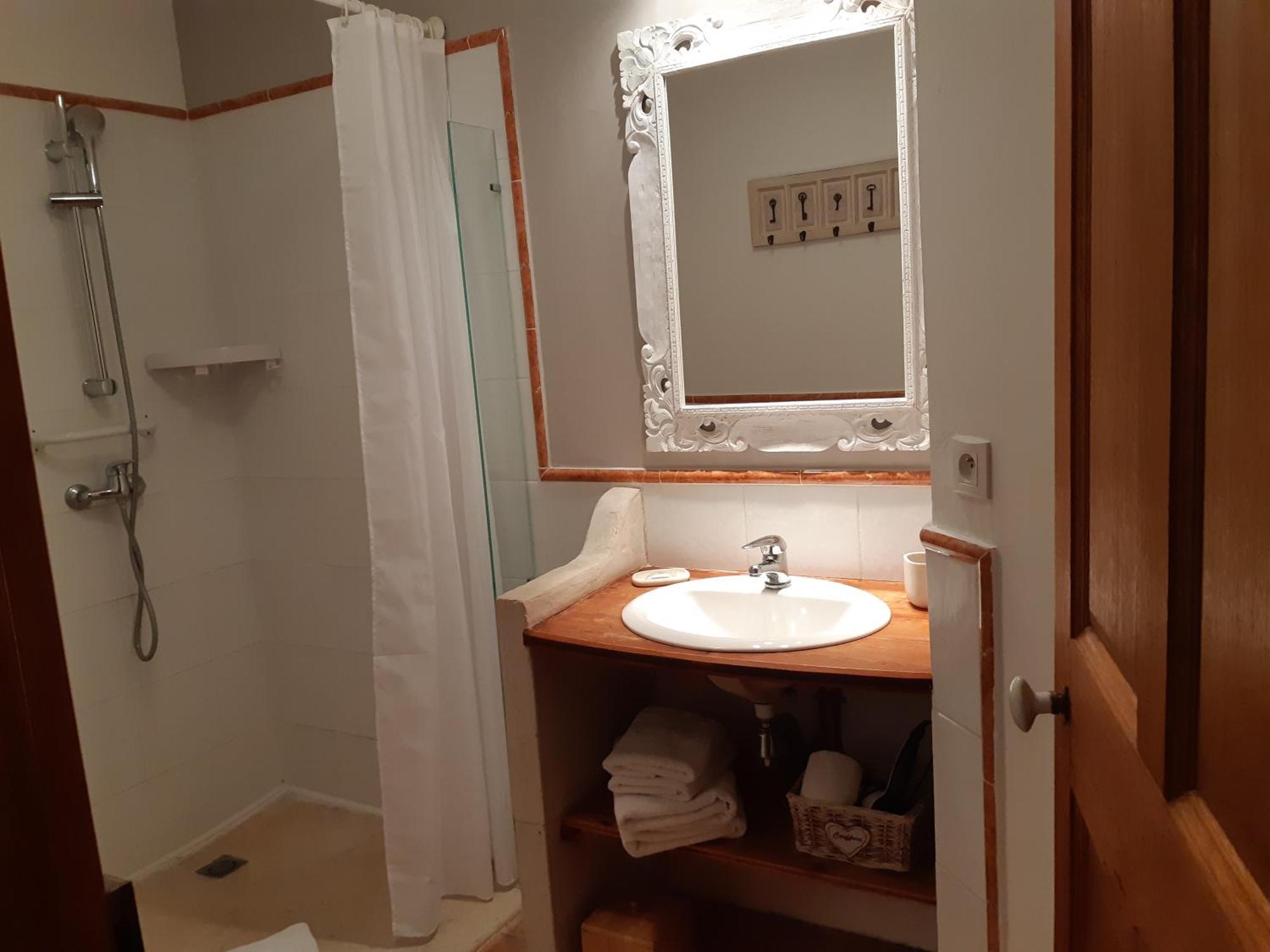 Chambres D'Hotes, B&B La Musardiere Alba-la-Romaine 객실 사진